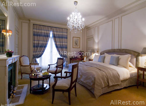 Hotel Le Royal Monceau 8